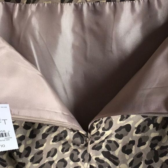 Loft Skirt Animal Print fully lined. Size 10 - Picture 4 of 6